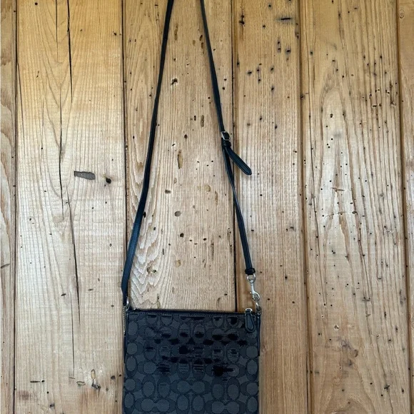 Authentic COACH Crossbody Bag See Photos - Picture 3 of 14